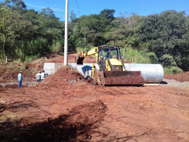 O novo tubo possui 2,40 metros de diâmetro por 14 metros de comprimento