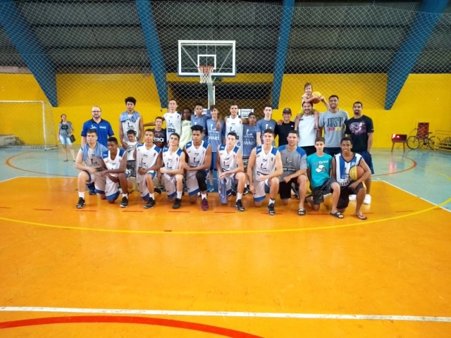 Equipe lençoense imprimiu ritmo forte contra o Bauru Basket sábado no Tonicão