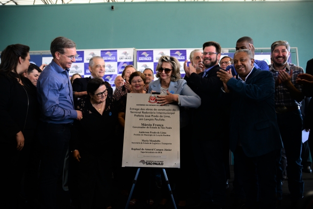 Governador Márcio França, prefeito Prado e autoridades descerram placa do novo Terminal Rodoviário Intermunicipal "Prefeito José Prado de Lima"