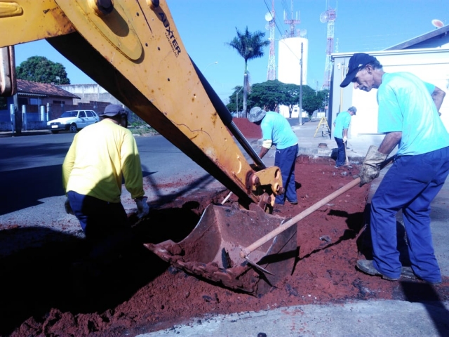 Sarjetão foi implantado em esquina no Núcleo Habitacional Luiz Zillo