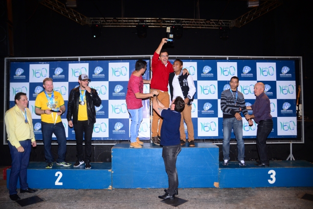 Servidores da Prefeitura/SAAE durante a cerimônia de premiação realizada na FOUR