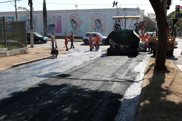 Ao todo, serão recapeadas 26 ruas em diversos bairros; só no primeiro semestre deste ano, Prefeitura investiu quase R$ 1 milhão nessa área