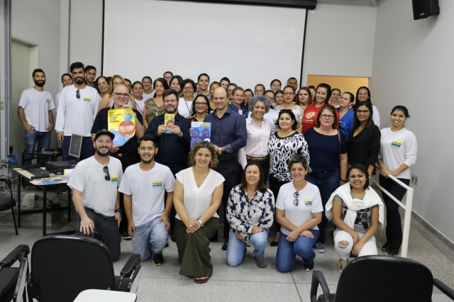 Juliana Zannini, do Seja Digital, Prado, Waldomiro, Rodrigo Fávaro e servidores públicos durante formação sobre o desligamento do sinal analógico para implantação do sinal digital de televisão