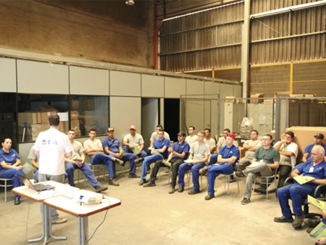 Helton Damacena realizou palestras com a temática “Gestão Ambiental Pública e Participativa” para cerca de 200 funcionários da Zabet