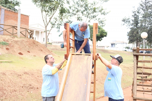 Novo escorregador foi construído na carpintaria da motomecanização