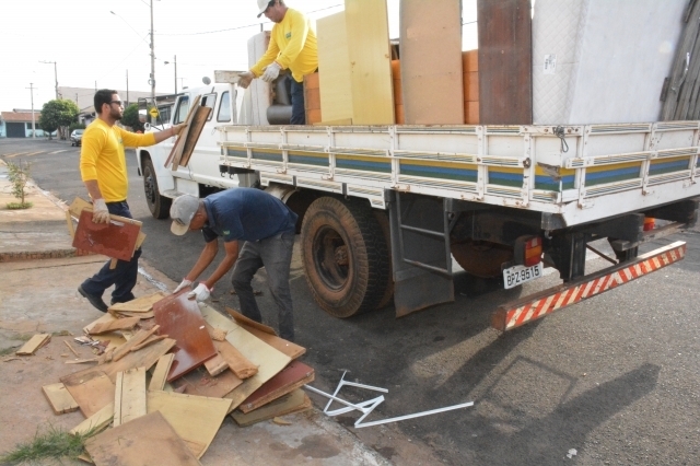 Caminhão do Cidade Limpa não recolherá restos de construção e galhos de árvores