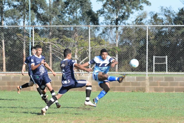 Unidos do Júlio Ferrari (azul escuro) venceu Nacional e conquistou vaga para a semifinal