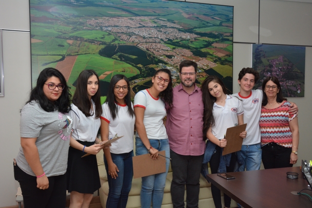 Entrevista com o prefeito Prado é uma das atividades da disciplina Projeto de Vida
