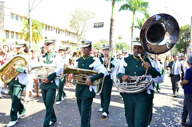 Banda marcial durante do Desfile dos 160 anos de Lençóis Paulista