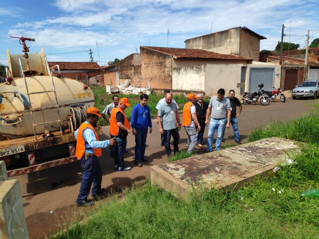 Defesa Civil e servidores do SAAE e Prefeitura fazem teste em sistema de bombeamento na Vila Contente