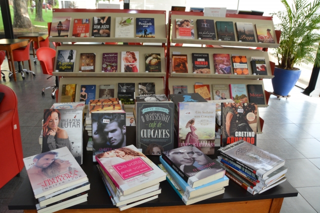 Livros já foram catalogados e estão disponíveis para retirada