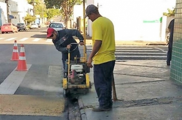 Passagem na esquina da Avenida Brasil com Rua Pedro Natálio recebeu manutenção recentemente