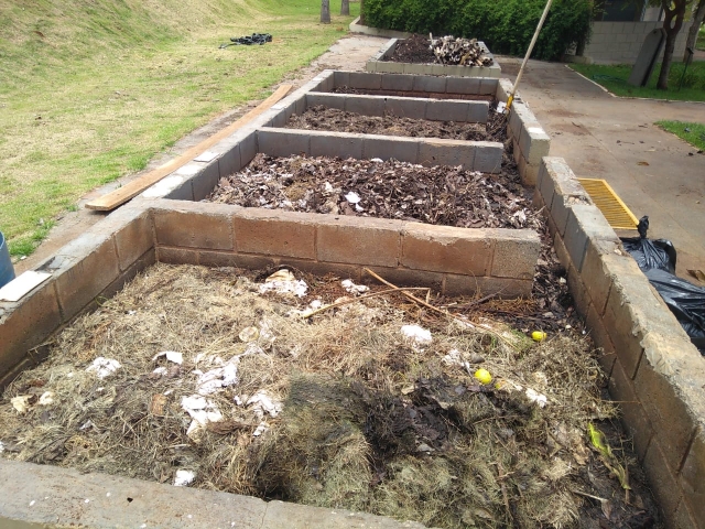 Cada composteira produz 250 quilos de compostagem a cada 150 dias