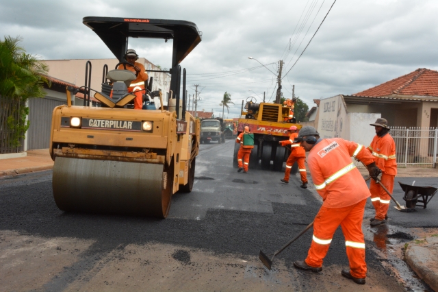 As ruas Romeu Brega e Machado de Assis receberam o benefício do recape
