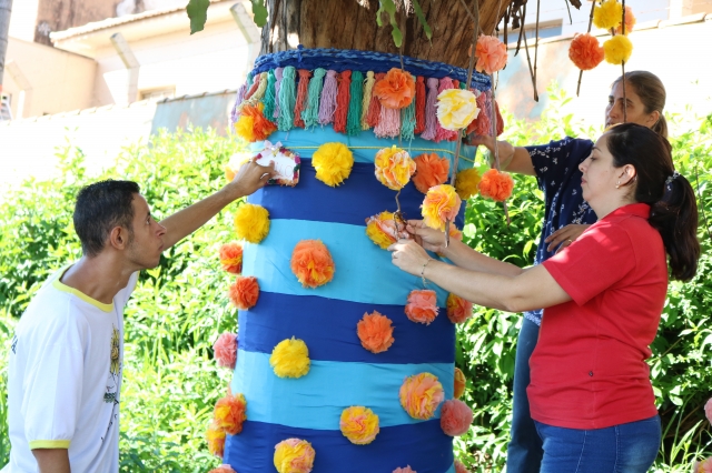 Os trabalhos artísticos foram realizados por alunos da APAE e idosos do Asilo