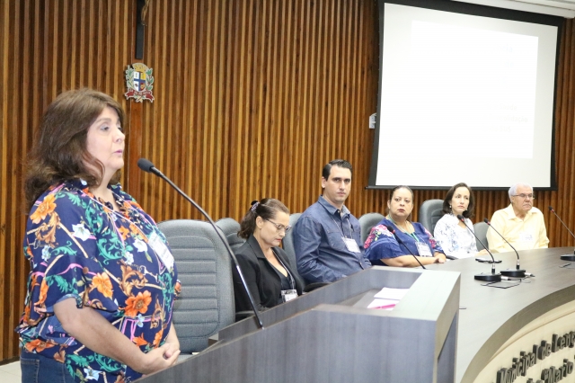 A articuladora de Atenção Básica do Departamento Regional de Saúde, Ana Alice Batista, participou da conferência realizada nesta semana