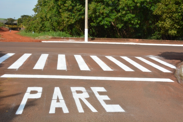 Sinalização revitalizada leva mais segurança aos pedestres que transitam no local