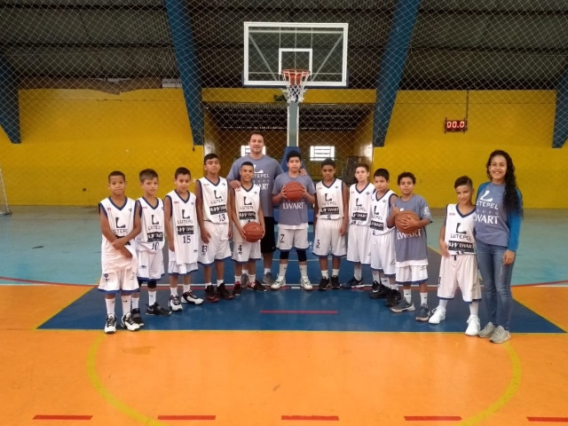 Equipe Sub-12 entra em quadra no dia 8 de junho em torneio promovido pelo SESI no município de Jaú