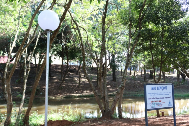 Parque do Paradão ganhou novos pontos de luz às margens do Rio Lençóis
