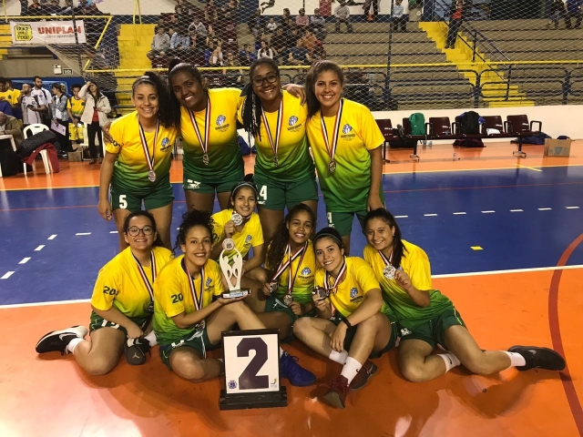 Equipe feminina de basquete conquistou medalha de prata nos Regionais