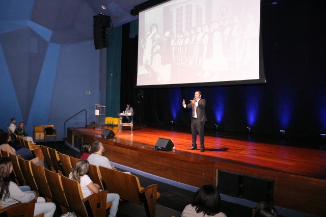 O especialista em atendimento humanizado, Wellington Marinho, ministrou a palestra.