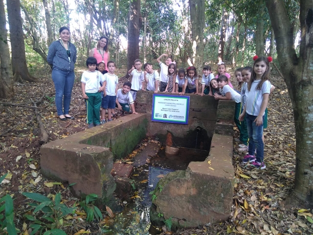 A Secretaria de Agricultura e Meio Ambiente (SAMA) instalou placa para identificação visual da nascente