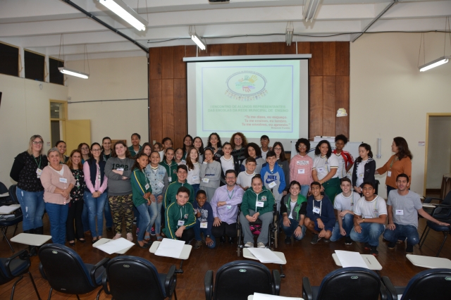 O prefeito Anderson Prado prestigiou o evento, elogiou a iniciativa e incentivou os alunos nessa jornada