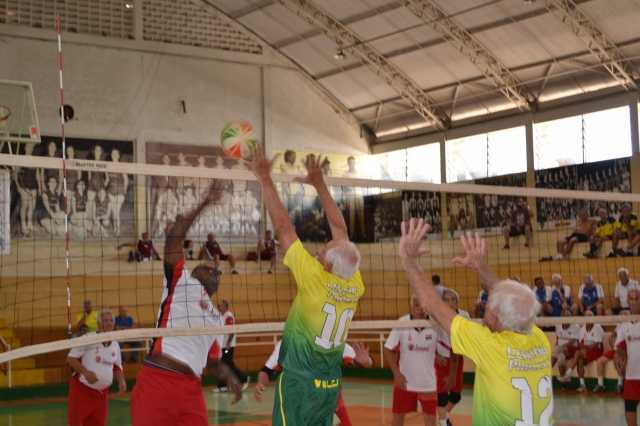 Voleibol adaptado é uma das modalidades com participação dos lençoenses no JORI