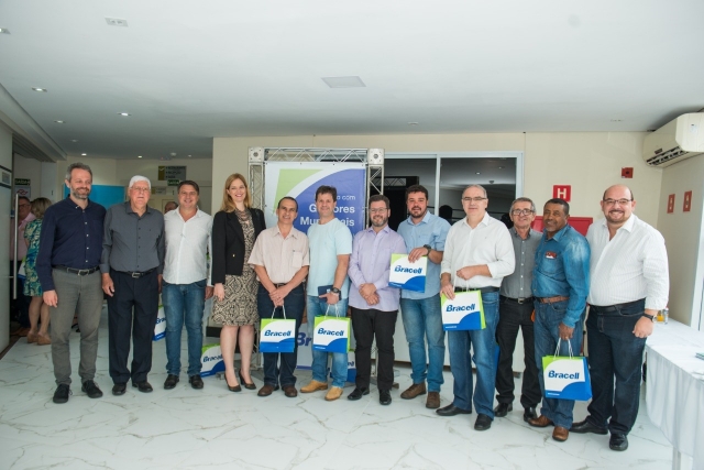 Prado e prefeitos da região participam de encontro promovido pela Bracell para discutir geração de empregos de Projeto Star