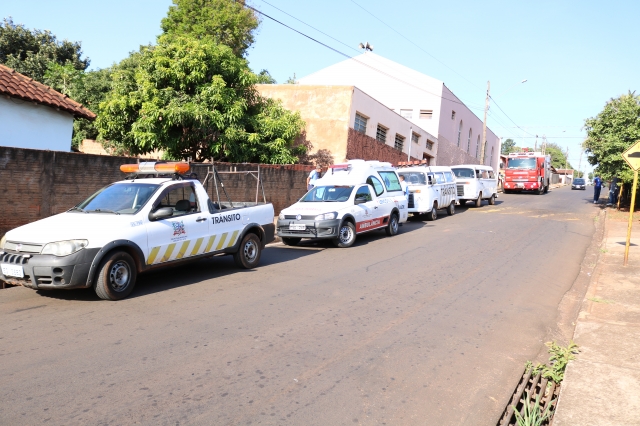 Equipes do Trânsito, Saúde, SAAE, PM e Corpo de Bombeiros atuam em parceria com a Defesa Civil