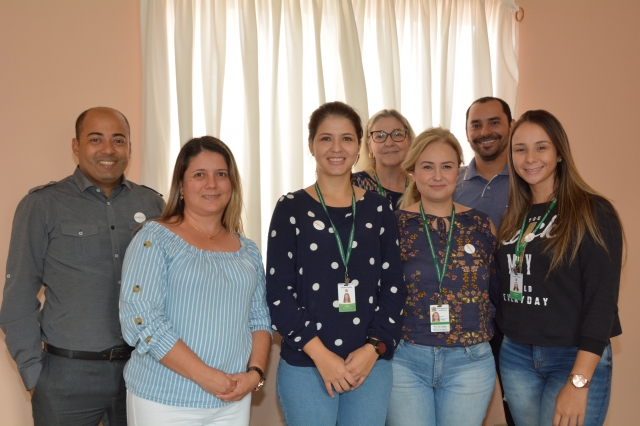 Integrantes do Conselho Municipal durante reunião realizada na Cozinha Piloto