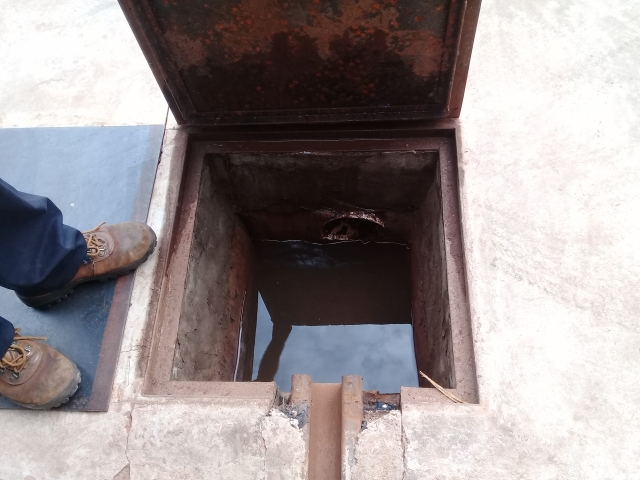 Caixas de contenção de efluentes também são vistoriadas pela equipe da SAMA