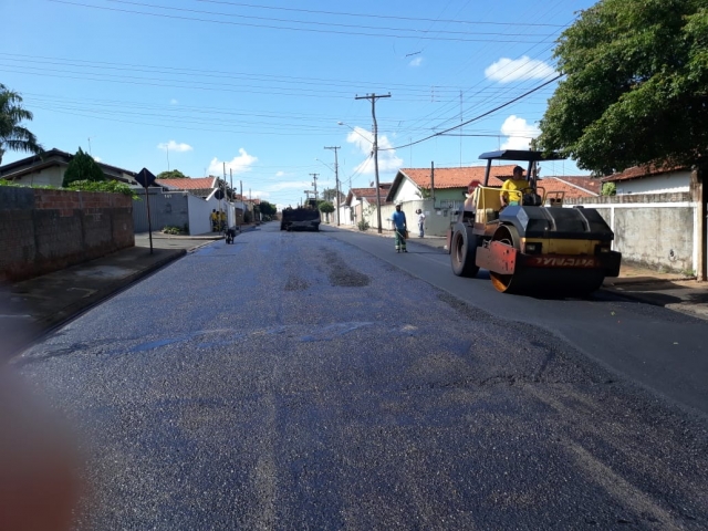 O investimento em asfalto e outras melhorias em vias públicas este ano deverá ser maior que do ano passado