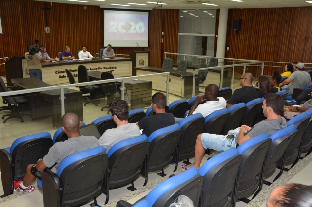 Representantes dos municípios inscritos na Copa Record acompanham o Congresso Técnico realizado na Câmara Municipal