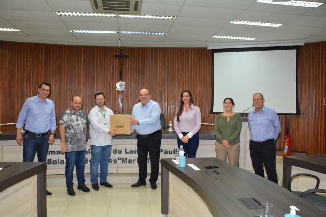 Respirador mecânico foi entregue ao prefeito Prado após realização da coletiva de imprensa