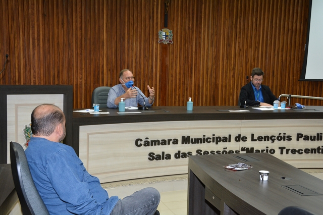 Prado, Nardeli e Norberto duarante coletiva de imprensa
