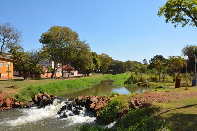 Imagem do Rio Lençóis nas proximidades da Estação de Tratamento de Água do SAAE