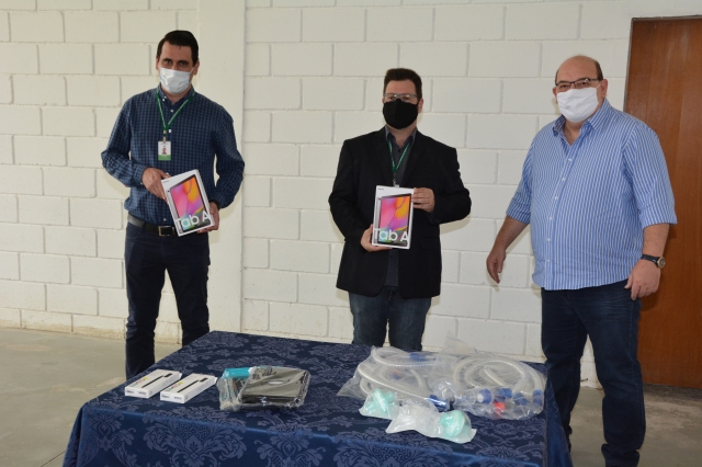 Materiais serão utilizados pelas equipes de agentes comunitários da Secretaria de Saúde