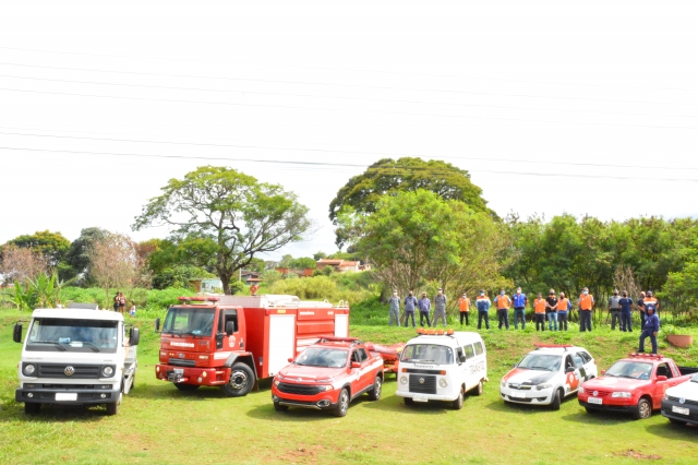 Simulação reuniou membros da Defesa Civil, Corpo de Bombeiros, Polícia Militar e servidores da Prefeitura nesta sexta-feira, 11