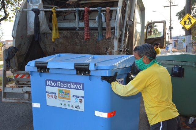 Coleta de lixo será realizada no dia 31 de dezembro; serviço será suspenso nos dias 1º e 2 de janeiro
