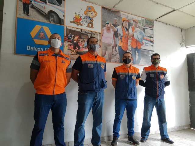 Equipe da Defesa Civil de Lençóis Paulista