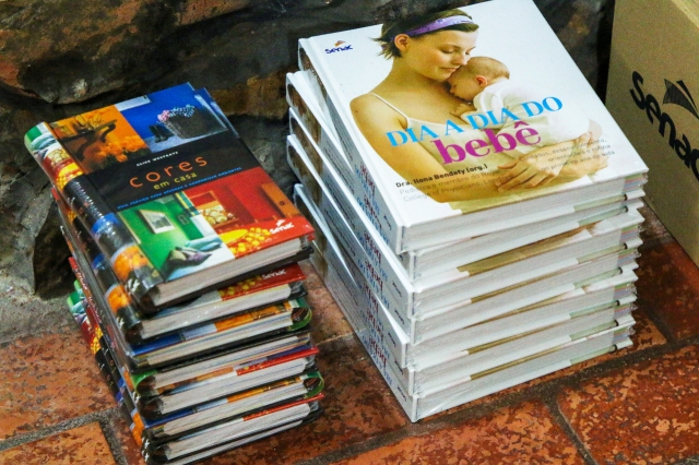 Os exemplares passam por triagem para em seguida ser incorporados ao acervo