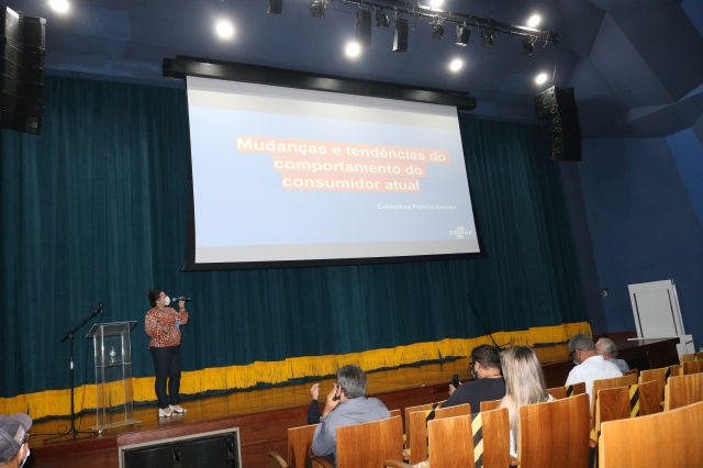 Palestra apresentou características do novo comportamento do consumidor