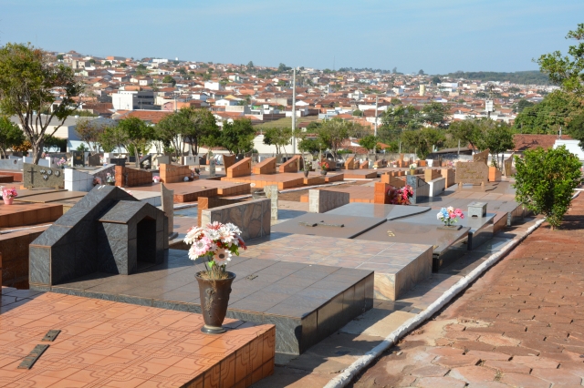 Jazigos sem recadastramento poderão ser retomados pela Prefeitura