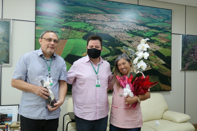 Julio e Nair tiraram as máscaras apenas para a foto