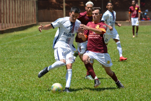 Na Cecap, o Asa Branca (uniforme branco) venceu o São Cristovão por 3 a 0