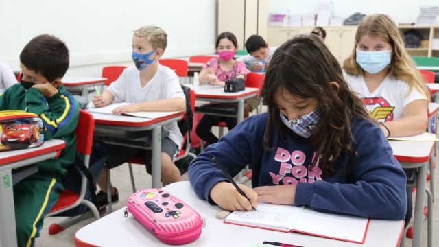 Alunos da rede Municipal em sala de aula.