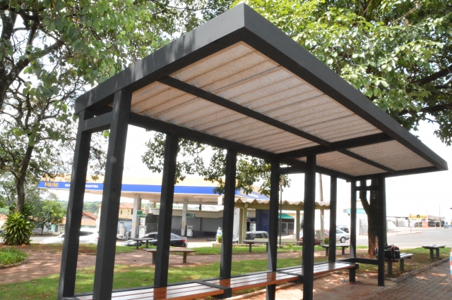 Prefeitura instala pontos de ônibus no Jardim do Caju e na Praça do Soldado Constitucionalista