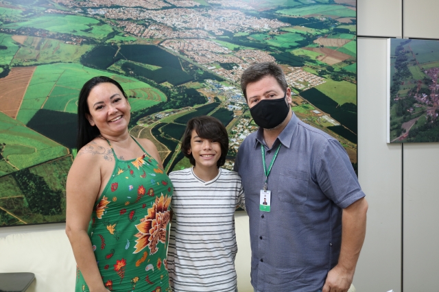 Gabriel e Agda tiraram a máscara apenas para a foto