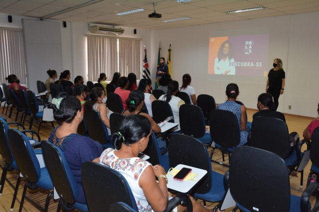 Evento realizado no Sedecon contou com apoio do Centro Municipal de Formação e Prohall